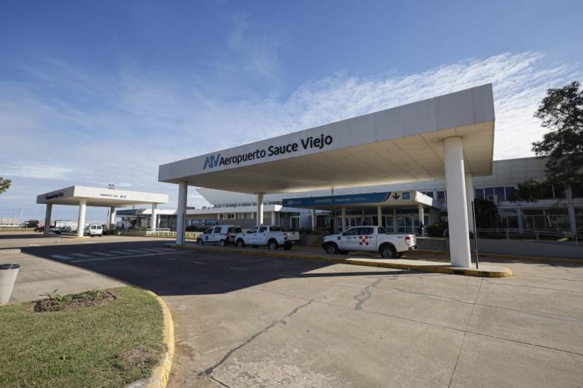 Mayor conectividad: Poletti participó del lanzamiento de vuelos a Florianópolis