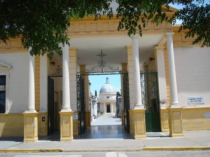 Desde este jueves, el Cementerio Municipal modifica sus horarios de visita y servicios