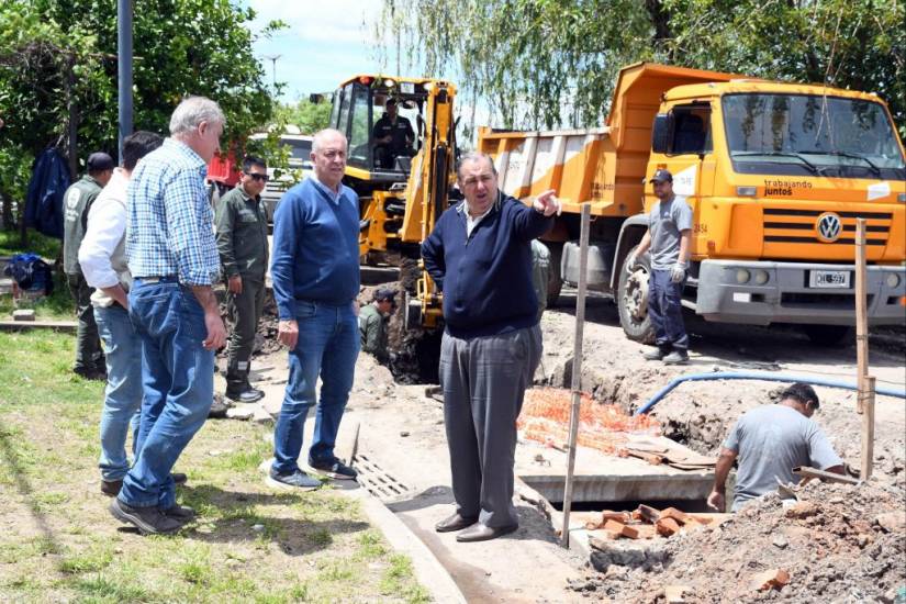 Poletti supervisó la etapa final de la obra del desagüe Perú en Barranquitas