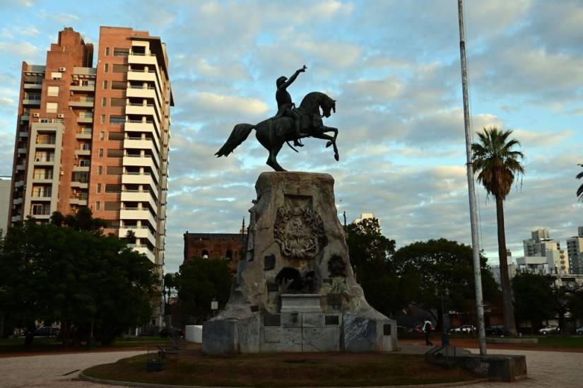 Se conocieron las ofertas para poner en valor la Plaza San Martín y estará renovada en 2027