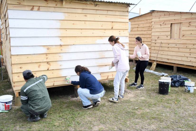 “Es gratificante poder dar una mano”: voluntarios pintan y colaboran el Centro Integral de Asistencia