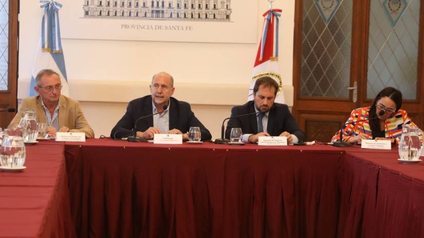 Perotti presentó un programa para fortalecer la cadena cárnica santafesina en el mercado europeo