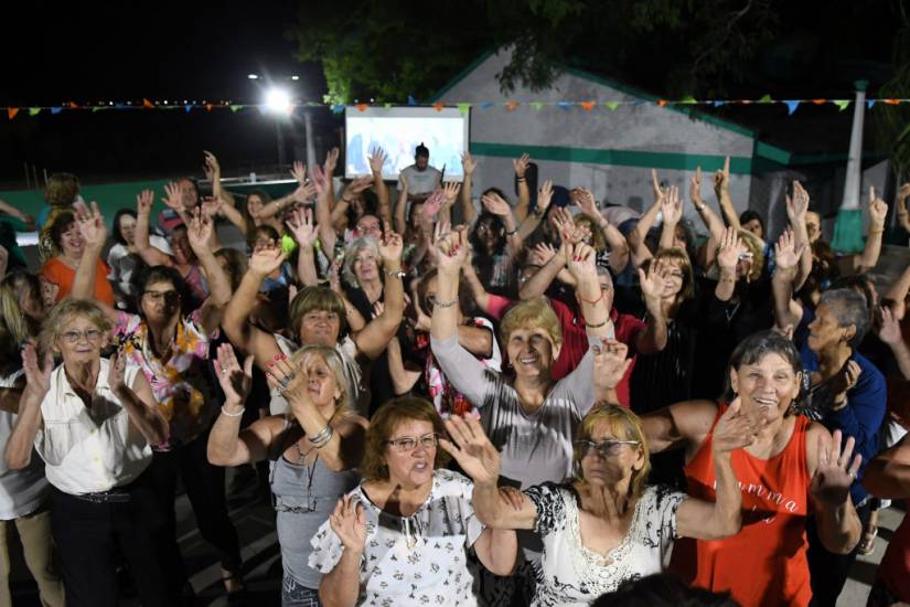 Más de 250 adultas y adultos de Santa Fe Capital celebraron el cierre de un gran año