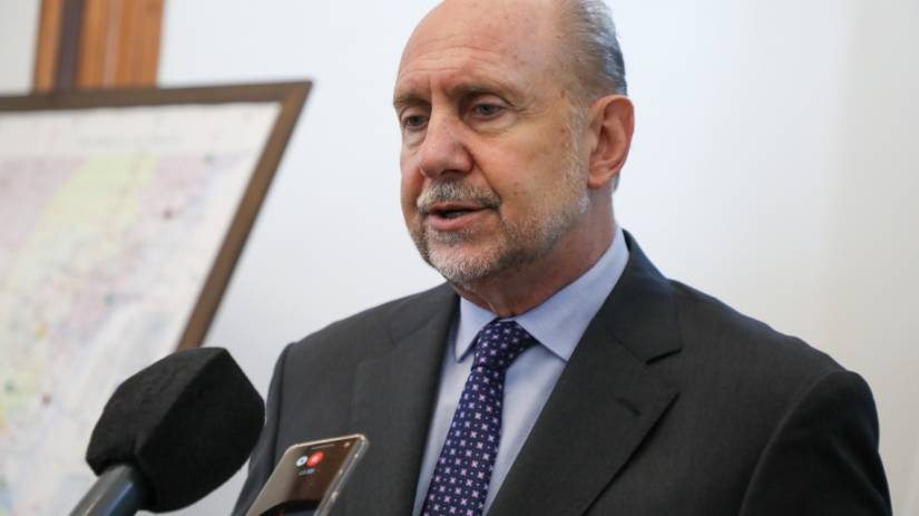 Perotti instruyó a los Ministros Arena y Brilloni a trabajar con los equipos de los precandidatos en un Plan de Seguridad