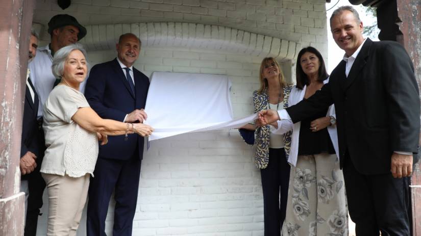 Perotti encabezó el acto por los 450 años de la fundación de Santa Fe