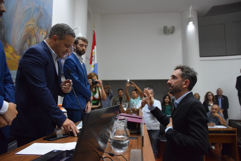 Martín Rico asumió su banca en el Concejo