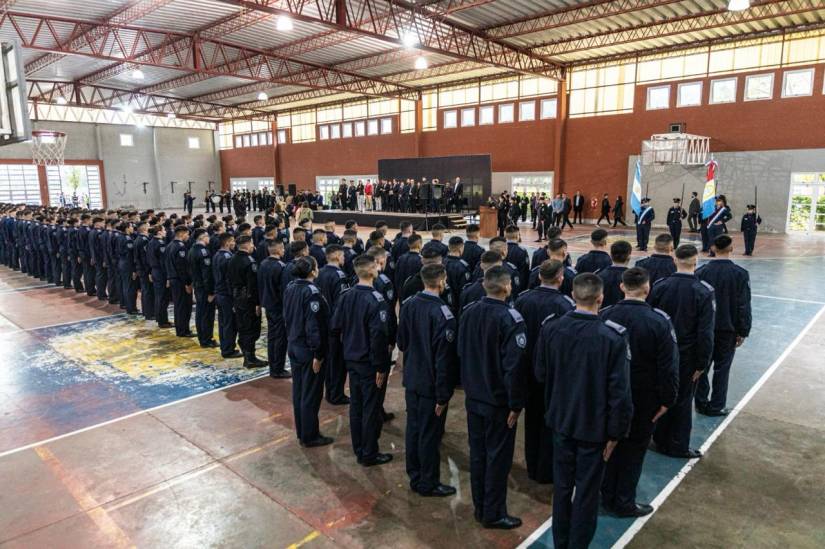Pullaro: “Vamos a trabajar para tener una Policía moderna que dé respuestas eficientes contra el delito”