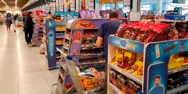 Propuesta para terminar con la oferta de comida chatarra en las líneas de caja de supermercados