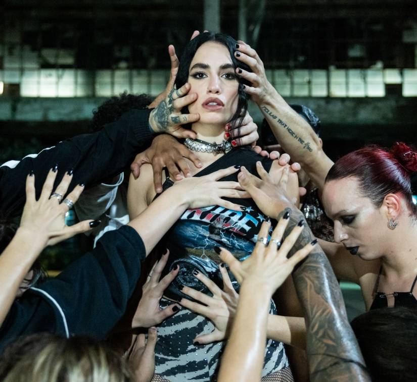 Lali en la Estación Belgrano