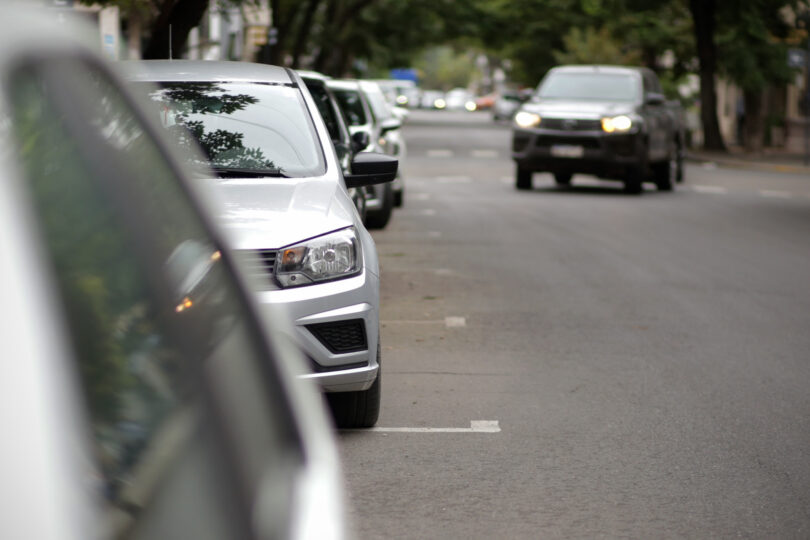 El Concejo aprobó el estudio para permitir el estacionamiento en ambas manos en más de 250 cuadras de Santa Fe